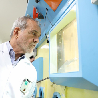 El presidente de Irán, Masud Pezeshkian, durante una visita de representantes del Organismo Internacional de la Energía Atómica (OIEA) a una instalación nuclear iraní. Europa Press/Contacto/Iranian Presidency El presidente de Irán, Masud Pezeshkian, durante una visita de representantes del Organismo Internacional de la Energía Atómica (OIEA) a una instalación nuclear iraní. Europa Press/Contacto/Iranian Presidency