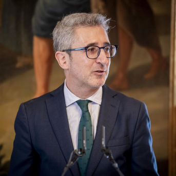 Arcadi España se estrena en la sesión de control y ocupará su nuevo escaño en el banco azul del Congreso