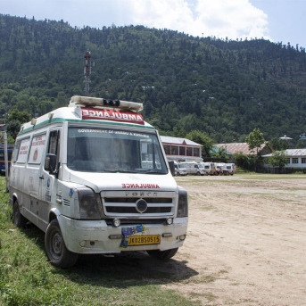 Una ambulancia en Srinagar, en la Cachemira india (archivo) Europa Press/Contacto/Adil Abass