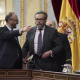 El vicepresidente primero del Congreso, Alfonso Rodríguez de Celis (i), y el diputado de Vox José María Sánchez (d), durante el pleno en el Congreso  Jesús Hellín - Europa Press