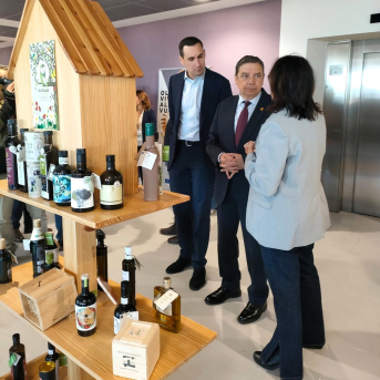 Planas defiende un modelo agrario sostenible que impulse a la vez naturaleza y mercado