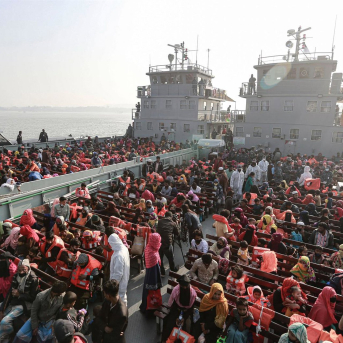 Bangladesh traslada a una isla frente a sus costas en un programa de reasentamiento a un grupo de refugiados rohingyas llegados desde Birmania Suvra Kanti Das/ZUMA Wire/dpa