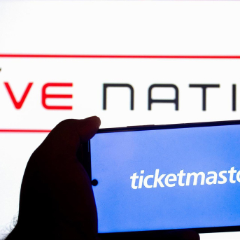 Logos de Live Nation (en el fondo) y Ticketmaster (al frente) Europa Press/Contacto/Avishek Das