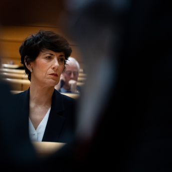 La ministra de Inclusión, Seguridad Social y Migraciones, Elma Saiz, durante una sesión plenaria en el Senado, a 17 de febrero de 2026, en Madrid | Fernando Sánchez (Archivo)