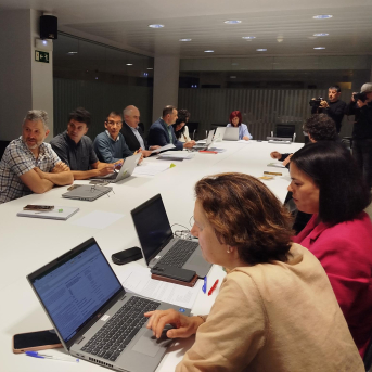 Aierdi avanza que, si la guerra de Irán se prolonga, se valorarán nuevas ayudas fiscales y directas al campo navarro