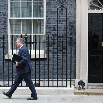 15 abril 2026 I El primer ministro de Reino Unido, Keir Starmer, saliendo del número 10 de Downing Street Europa Press/Contacto/Zeynep Demir Aslim