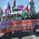 Participantes en la marcha a la base militar estadounidense de Morón de la Frontera (Sevilla) convocada por la Plataforma Andalucía por la Paz. PODEMOS ANDALUCÍA