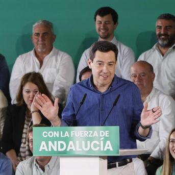 El presidente del PP-A y de la Junta de Andalucía, Juanma Moreno, interviene en la Intermunicipal del PP-A en Córdoba. MADERO CUBERO/EUROPA PRESS