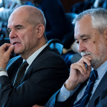 EuropaPress 1771604 expresidentes socialistas andaluces jose antonio grinan manuel chaves