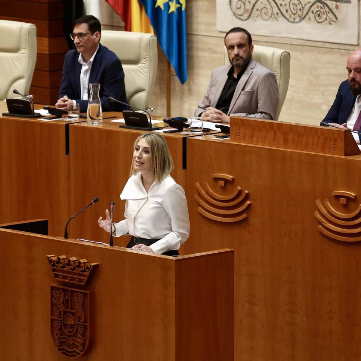 Investidura de María Guardiola en Extremadura tras el pacto PP-Vox |  Demócrata