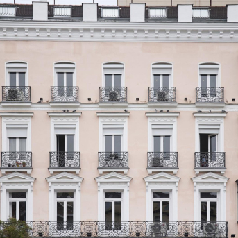 Fachada de un bloque de viviendas. Jesús Hellín - Europa Press