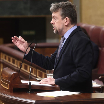 El Congreso pide al Gobierno abrir el Archivo de Interior y digitalizar su documentación