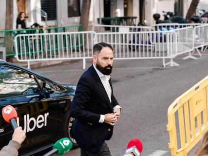El exgerente del PSOE Mariano Moreno, a su llegada al Tribunal Supremo para declara como testigo en el juicio por presuntas irregularidades en la compra de mascarillas, a 22 de abril de 2026, en Madrid (España). Carlos Luján - Europa Press