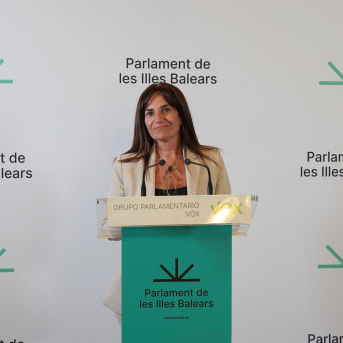 La portavoz de Vox en el Parlament balear, Manuela Cañadas. VOX