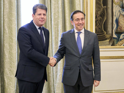 El ministro de Asuntos Exteriores, Unión Europea y Cooperación, José Manuel Albares, se reúne con el ministro principal de Gibraltar, Fabian Picardo, en el Palacio de Viana MINISTERIO DE ASUNTOS EXTERIORES