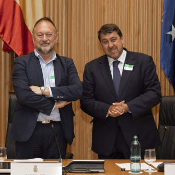 El vicepresidente de la CNMC, Angel García Castillejo, y el presidente de Sedigás, Joan Batalla SEDIGÁS