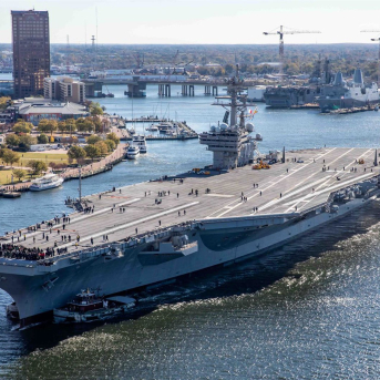 El portaaviones George W. Bush zarpa desde la base de Norfolk (Virginia) Europa Press/Contacto/Mc2 Samuel Wagner/Us Navy