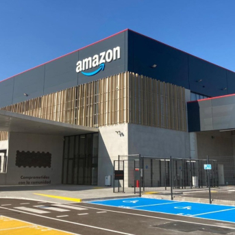 La estación logística de Amazon en Mollet del Vallès  AMAZON