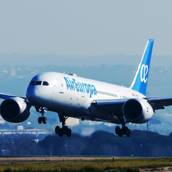 El programa de fidelidad de Air Europa celebra su décimo aniversario con promociones para clientes JORGE GUARDIA/AIR EUROPA