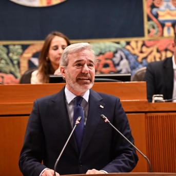 Azcón defiende que la prioridad nacional es fácil de entender y la liga al arraigo territorial