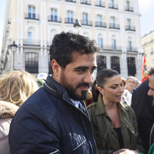 El eurodiputado y líder de Se Acabó la Fiesta (SALF), Luis 'Alvise' Pérez, durante la manifestación de policías nacionales y guardias civiles convocada por el sindicato JuntosPolGC, a 14 de marzo de 2026, en Madrid (España). Jesús Hellín - Europa Press El eurodiputado y líder de Se Acabó la Fiesta (SALF), Luis 'Alvise' Pérez, durante la manifestación de policías nacionales y guardias civiles convocada por el sindicato JuntosPolGC, a 14 de marzo de 2026, en Madrid (España). Jesús Hellín - Europa Press