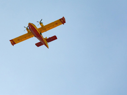 Un avión anfibio apagafuego del Ejército de Aire durante los ensayos previos al acto por el 12 de octubre. Eduardo Parra - Europa Press