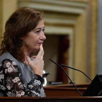 La presidenta del Congreso, Francina Armengol, durante un pleno del Congreso Alejandro Martínez Vélez - Europa Press