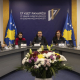 Imagen de archivo del primer ministro de Kosovo, Alan Kurti, con varios diputados durante una rueda de prensa. Europa Press/Contacto/Matteo Placucci