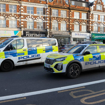 Imagen de archivo de vehículos de la Policía británica. Europa Press/Contacto/Dinendra Haria