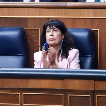 La ministra de Igualdad, Ana Redondo, durante una sesión de control al Gobierno, en el Congreso de los Diputados, a 12 de noviembre de 2025 (Archivo)  | Gustavo Valiente