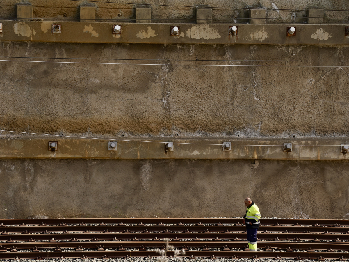 Obras de recuperación del talud en Alora, del trayecto de Alta Velocidad entre Madrid y Málaga. Foto: Europa Press. 