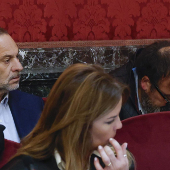 El exministro José Luis Ábalos (i) y su exasesor Koldo García (d) en el banquillo de los acusados durante el juicio por el 'caso mascarillas' en el Tribunal Supremo, a 7 de abril de 2026, en Madrid (España). Pool