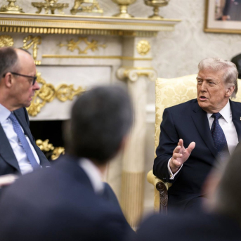 El presidente de Estados Unidos, Donald Trump, junto al canciller de Alemania, Friedrich Merz, en una imagen de archivo Europa Press/Contacto/Daniel Torok/White House