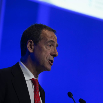 El consejero delegado de Caixabank, Gonzalo Gortázar, en una imagen de archivo Jorge Gil - Europa Press