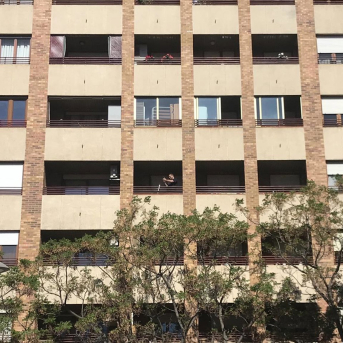 Viviendas, fachada de un edificio con arbolado delante EUROPA PRESS