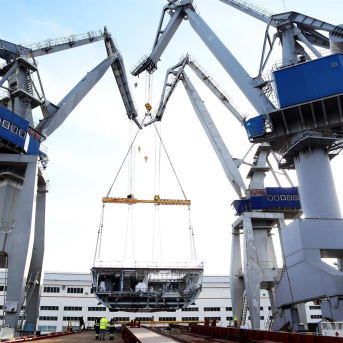 Grúas de los astilleros de Navantia en San Fernando (Cádiz). ARCHIVO. NAVANTIA