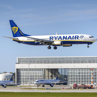 Avión de Ryanair PODEMOS
