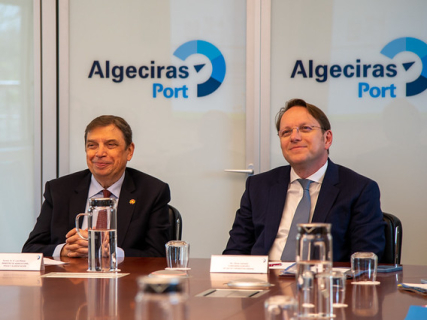 El comisario de Salud y Bienestar Animal visitó el puerto de Algeciras.