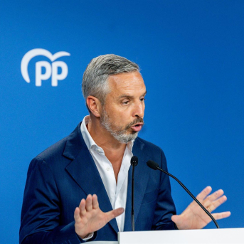 El vicesecretario de Hacienda, Vivienda e Infraestructuras del PP, Juan Bravo, durante una rueda de prensa, en la sede del PP, a 11 de agosto de 2025, en Madrid (España).  Ricardo Rubio - Europa Press
