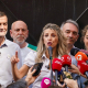 La vicepresidenta segunda del Gobierno y ministra de Trabajo, Yolanda Díaz, atiende a los medios antes del inicio la manifestación del Primero de Mayo con motivo del Día del Trabajo, celebrada en Málaga. EUROPA PRESS/ÁLEX ZEA