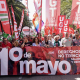 El secretario general de CCOO, Unai Sordo (6d), junto al secretario general de UGT, Pepe Álvarez (5d), tras la pancarta que abre la manifestación convocada en Málaga con motivo del 1 de mayo.  Álex Zea - Europa Press