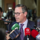 El senador popular Alfonso Serrano atiende a los medios durante la entrega de los Reconocimientos 8 de Marzo  Jesús Hellín - Europa Press