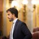 Vox presiona a Moreno y condiciona un pacto en Andalucía a implantar la prioridad nacional