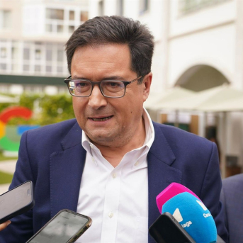 El ministro para la Transformación Digital y de la Función Pública, Óscar López, atiende a los medios EUROPA PRESS/ÁLEX ZEA