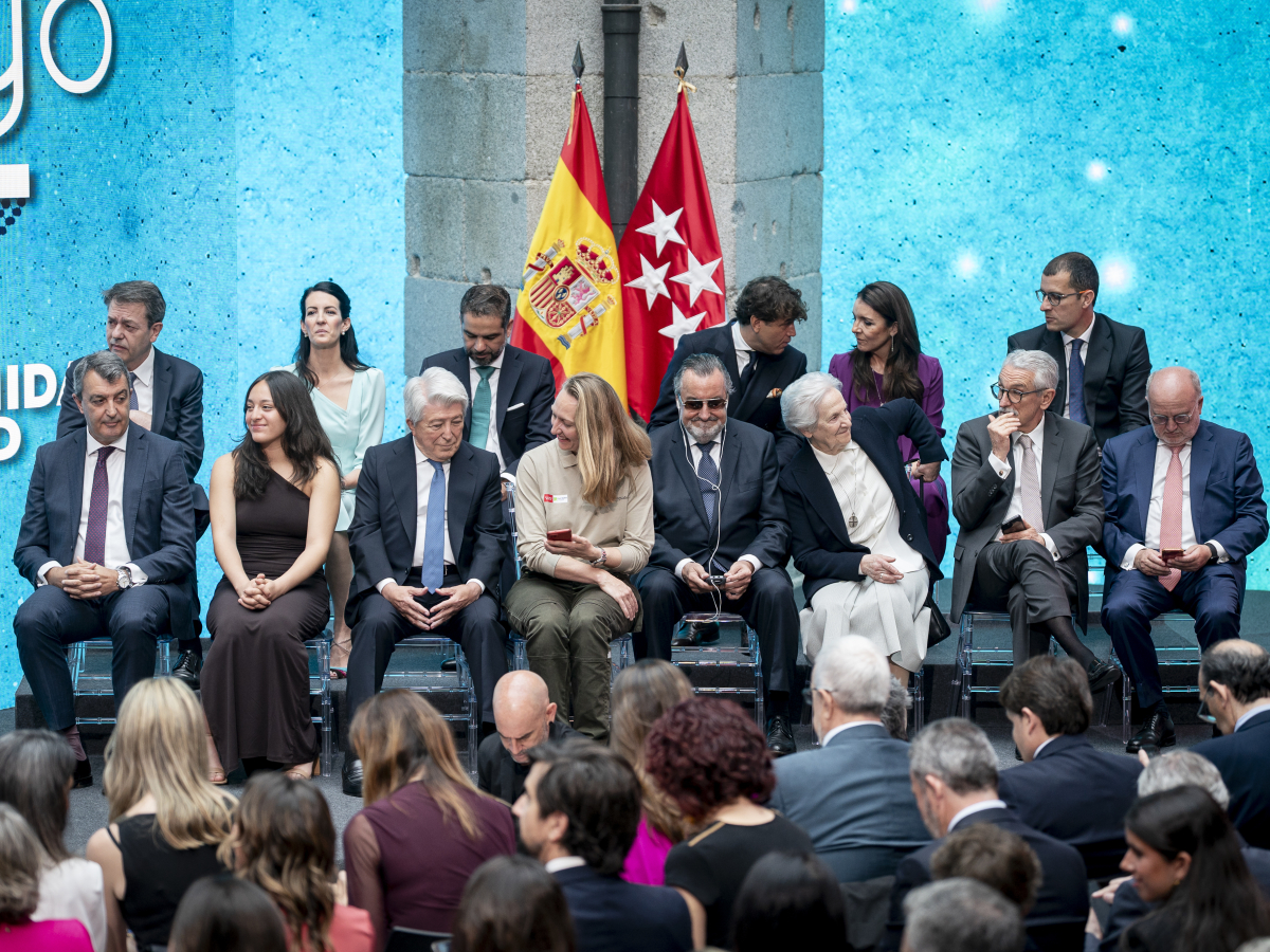 Condecorados con las Grandes Cruces del 2 de mayo de la edición 2026. Foto: Europa Press. 