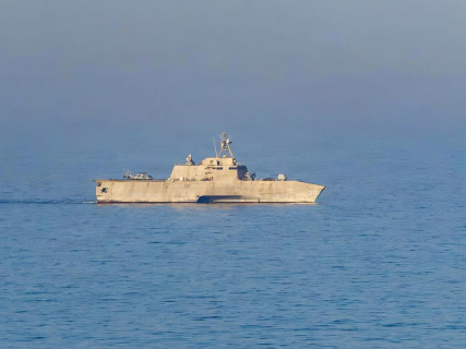 El barco 'USS Canberra' de la Armada de Estados Unidos durante sus labores de bloqueo a los puertos de Irán en los alrededores del estrecho de Ormuz (archivo) Us Navy/Us Navy / Zuma Press / Europa Press / Cont