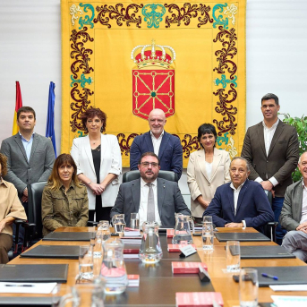 La Mesa del Parlamento foral tumba la petición de PSN y Contigo de aplazar el debate de la ley de UPN sobre cierre de aulas La Mesa del Parlamento foral tumba la petición de PSN y Contigo de aplazar el debate de la ley de UPN sobre cierre de aulas