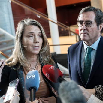 El presidente de CEOE, Antonio Garamendi, y la presidenta del Cepyme, Ángela de Miguel. Diego Radamés - Europa Press