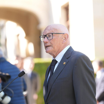 El exlehendakari, Juan José Ibarretxe, en la capilla ardiente de Carlos Garaikoetxea en el Palacio de Ajuria Enea en Vitoria. IÑAKI BERASALUCE/EUROPA PRESS El exlehendakari, Juan José Ibarretxe, en la capilla ardiente de Carlos Garaikoetxea en el Palacio de Ajuria Enea en Vitoria. IÑAKI BERASALUCE/EUROPA PRESS