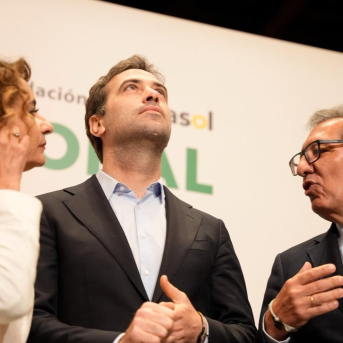 El vicepresidente primero del Gobierno y ministro de Economía, Carlos Cuerpo, en el encuentro informativo de Europa Press de la candidata socialista a la Junta, María Jesús Montero. JOAQUÍN CORCHERO / EUROPA PRESS El vicepresidente primero del Gobierno y ministro de Economía, Carlos Cuerpo, en el encuentro informativo de Europa Press de la candidata socialista a la Junta, María Jesús Montero. JOAQUÍN CORCHERO / EUROPA PRESS